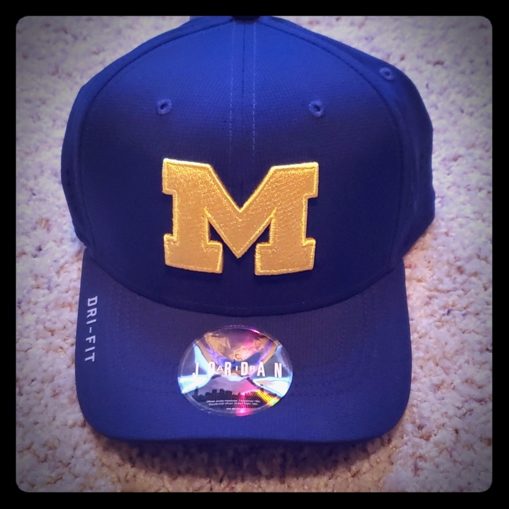 U of M Hat